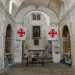 La chiesa, formata da una sola navata,  sede degli incontri dei cavalieri di Malta, come testimoniano le bandiere con la croce rossa su sfondo bianco